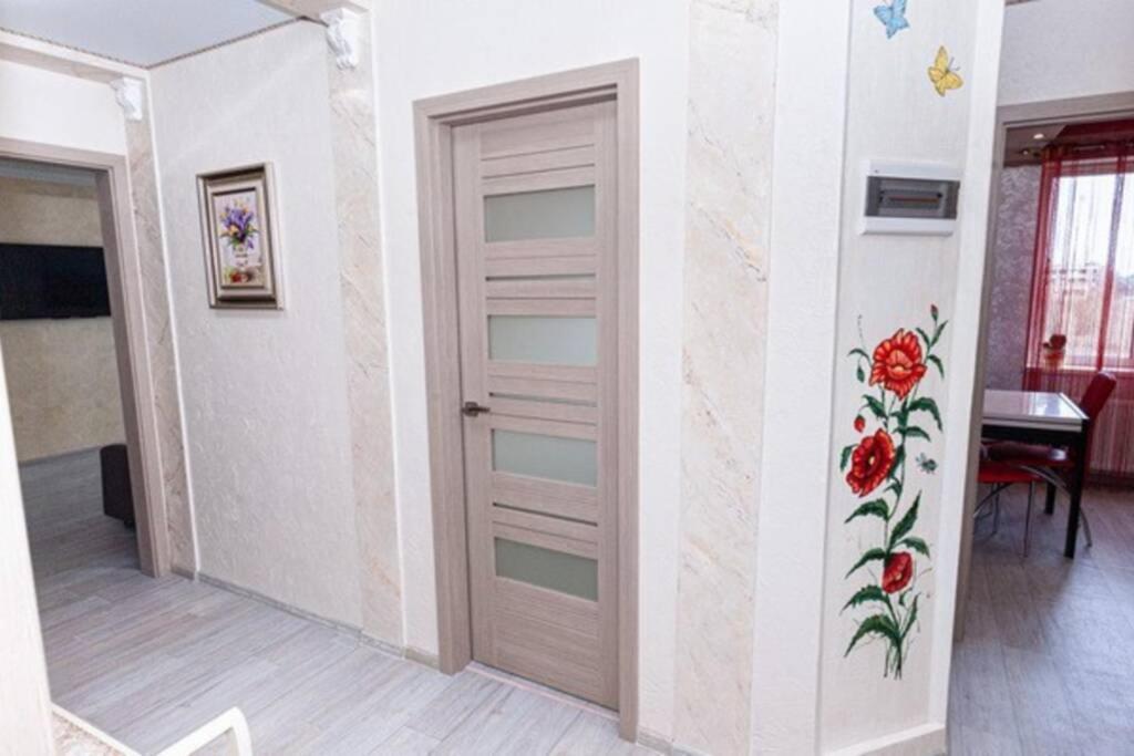 Тараскова 16, Люкс, Юзр Apartment แชร์กาซี ภายนอก รูปภาพ